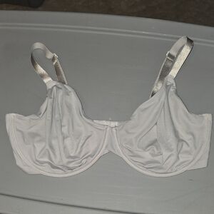 (J15) Auden Light Gray Underwire Bra with Adjustable Straps